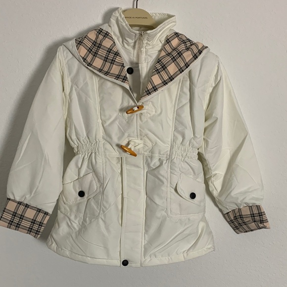 Stylish Kids Cream Puffer Jacket with Plaid Accents - Picture 1 of 2